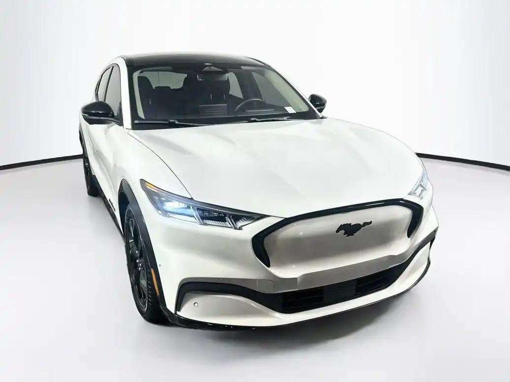 2023 Ford Mustang-Mach-e Premium's photo