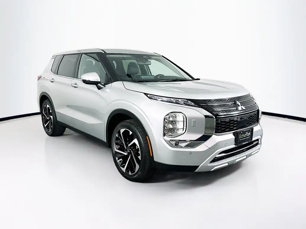 2024 Mitsubishi Outlander SE S-AWC's photo