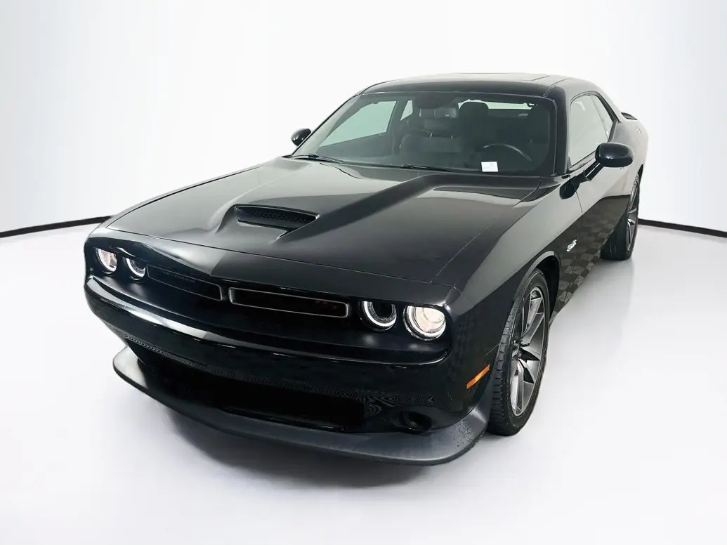 2023 Dodge Challenger R/T photo 3