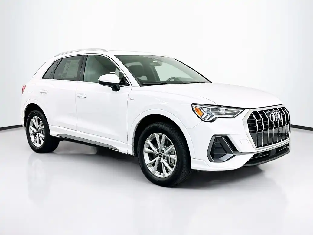 2025 Audi Q3 45 TFSI S Line Premium quattro's photo