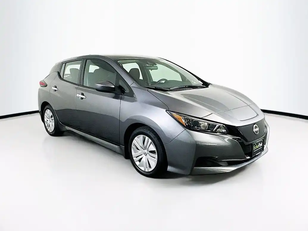 2024 Nissan Leaf S's photo