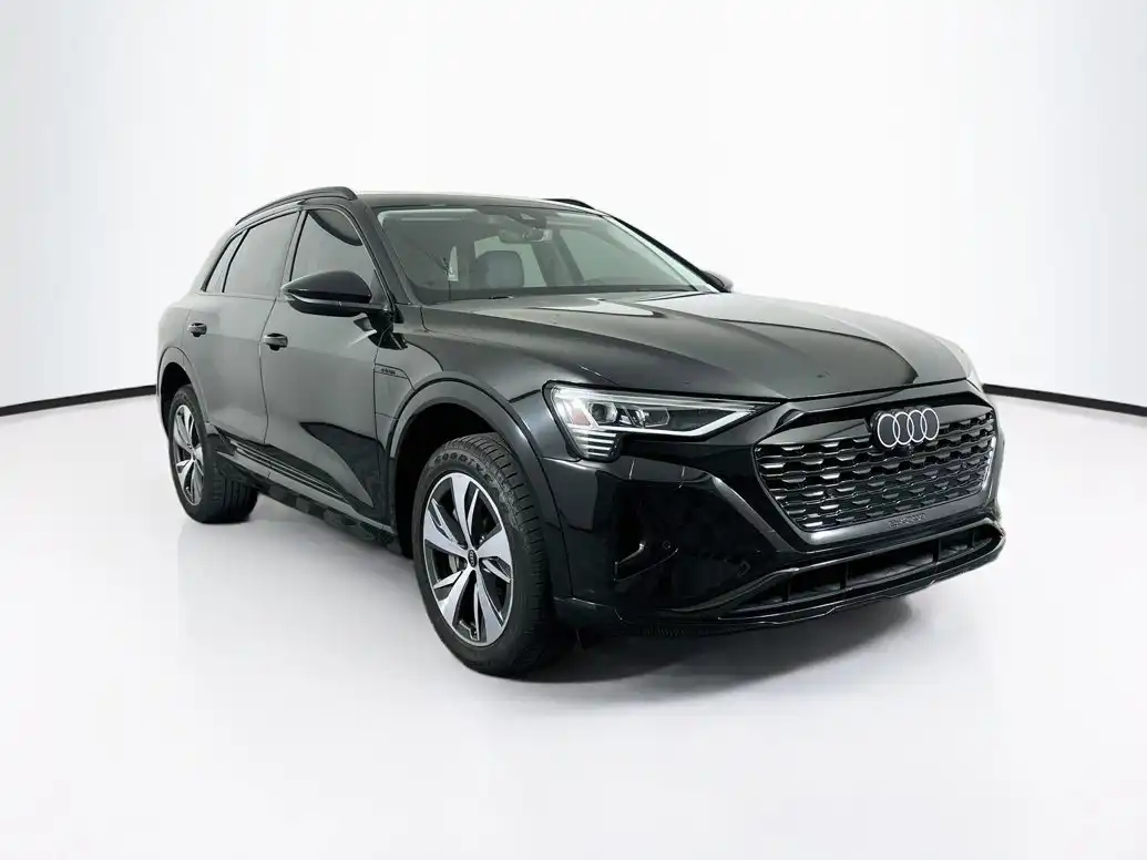 2024 Audi Q8 e-tron 55 114 kWh Premium quattro's photo