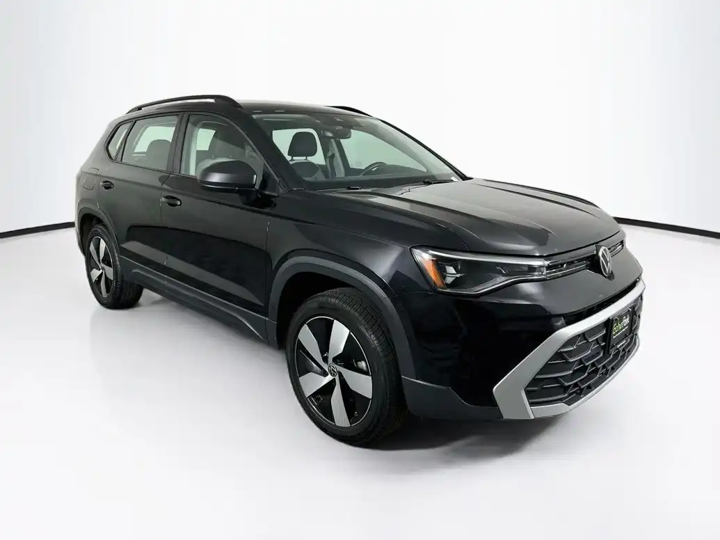 2025 Volkswagen Taos 1.5T S 4Motion's photo