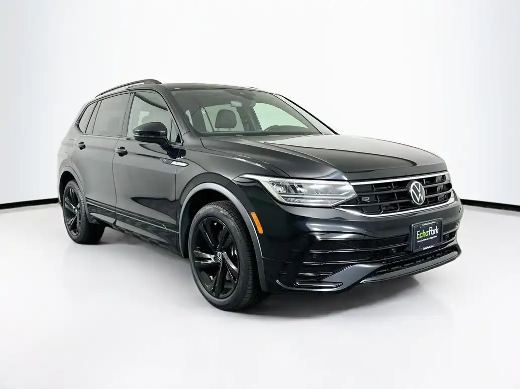 2023 Volkswagen Tiguan 2.0T SE R-Line Black's photo