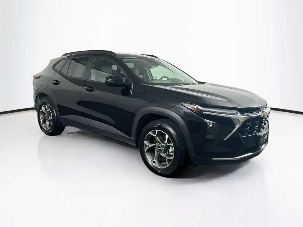 2025 Chevrolet Trax LT's photo
