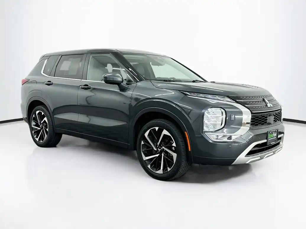 2024 Mitsubishi Outlander SE S-AWC's photo