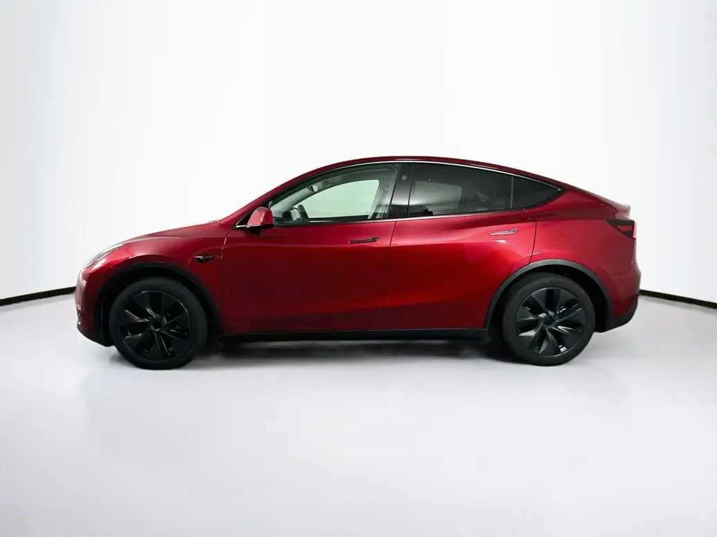 2025 Tesla Model Y Long Range Rear Wheel Drive photo 4