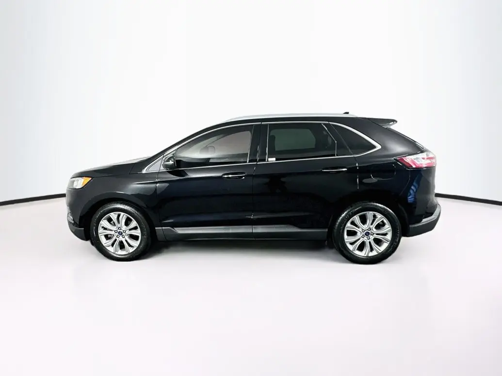 2020 Ford Edge Titanium photo 4