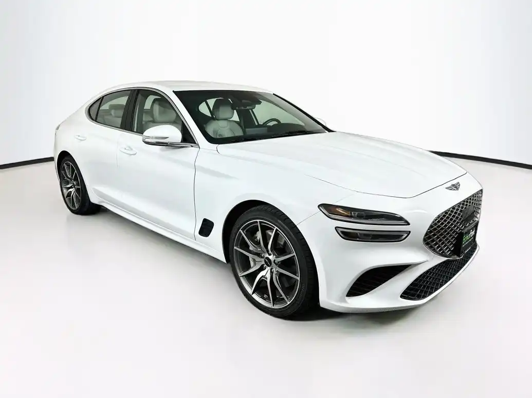 2025 Genesis G70 2.5T Standard's photo