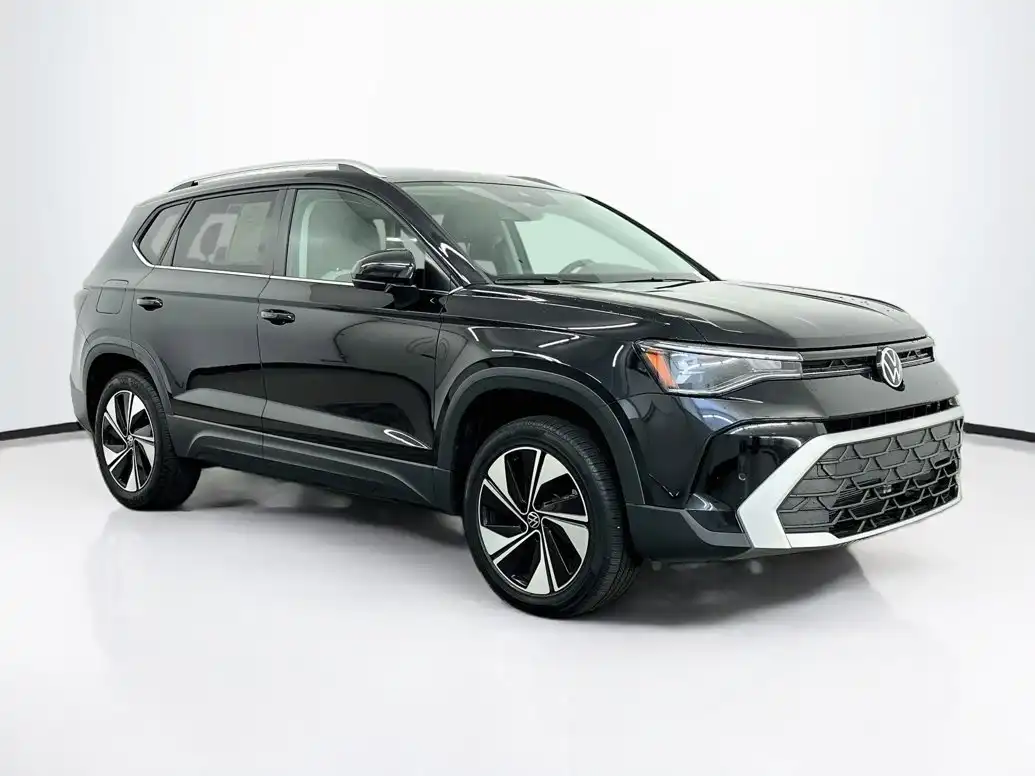 2025 Volkswagen Taos 1.5T SE 4Motion's photo
