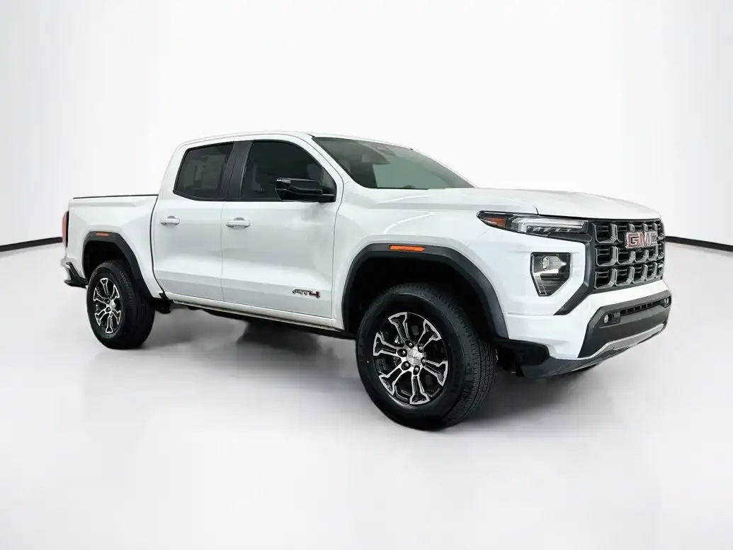 2024 GMC Canyon 4WD AT4 Crew Cab Short Box's photo
