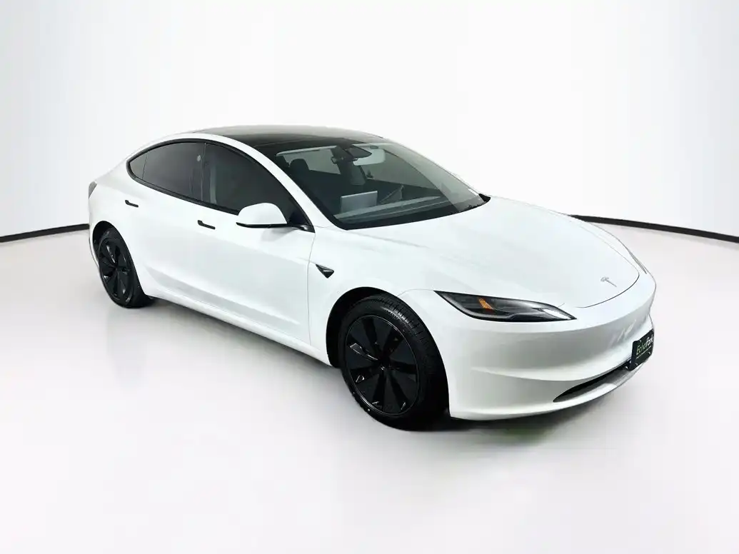 2025 Tesla Model 3 Long Range's photo