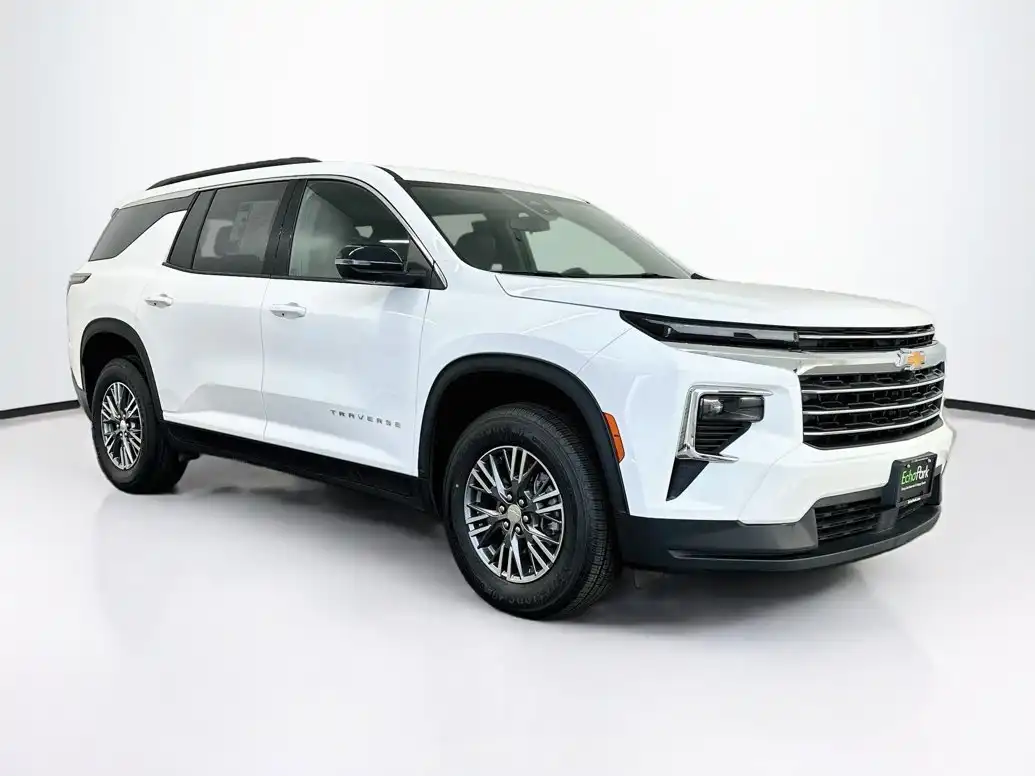 2025 Chevrolet Traverse LT AWD's photo