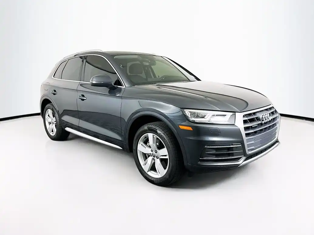 2019 Audi Q5 2.0T quattro S tronic Premium Plus's photo