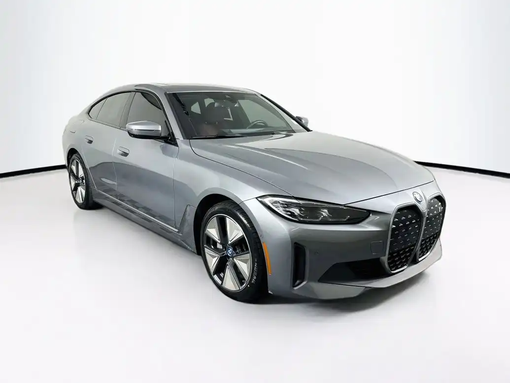 2023 BMW i4 eDrive35's photo