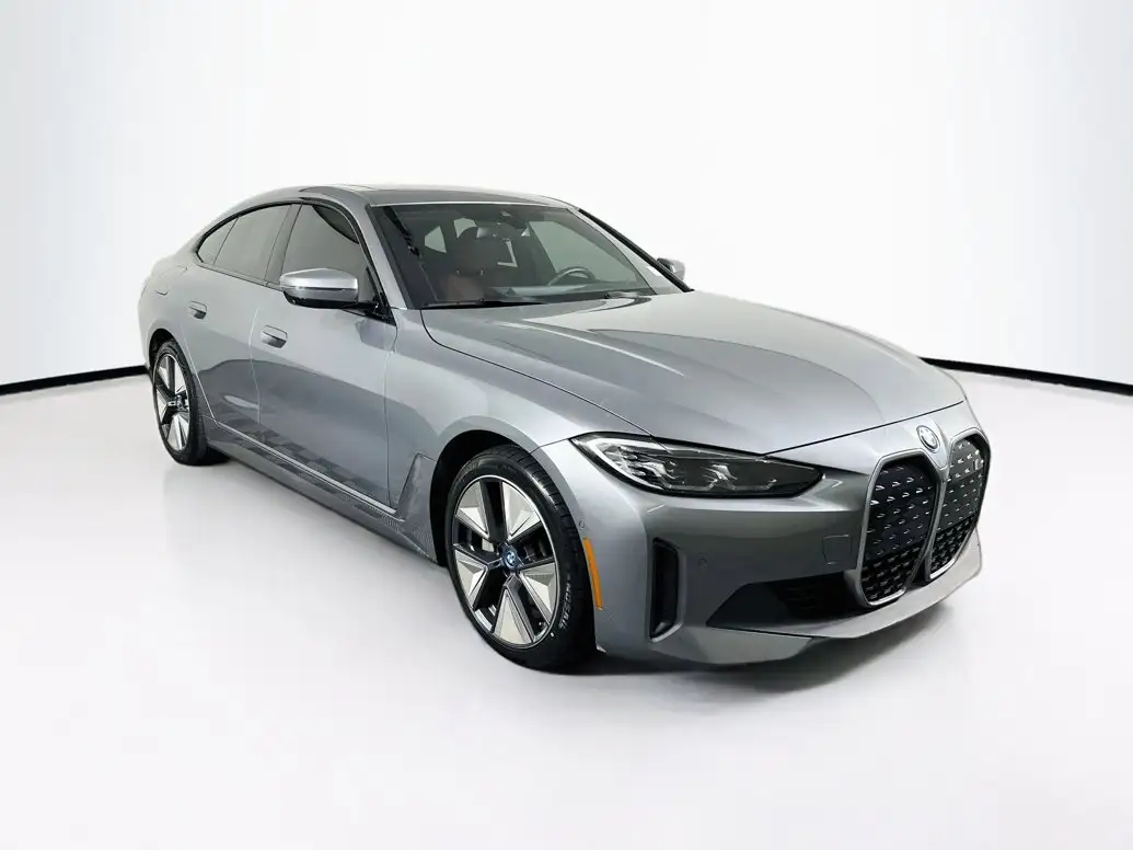 2023 BMW i4 eDrive35's photo