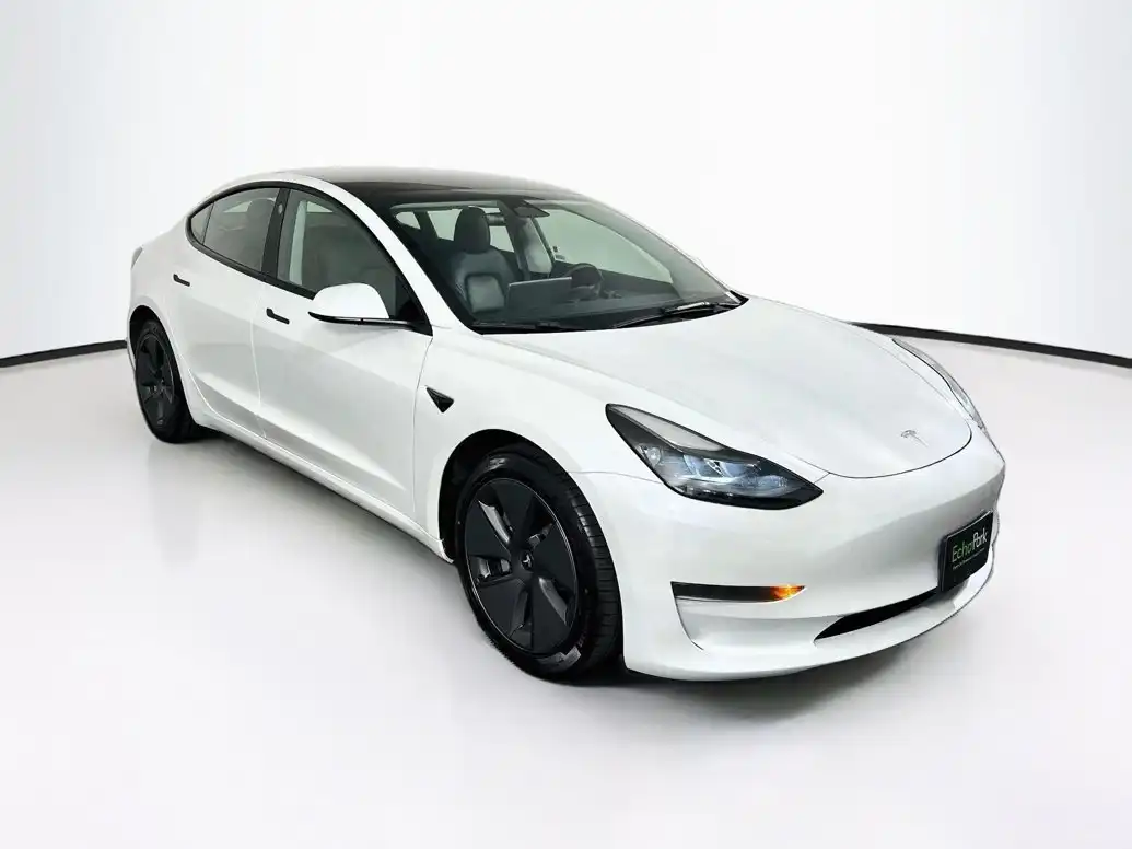2023 Tesla Model 3 Base's photo