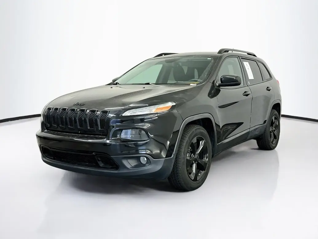2015 Jeep Cherokee Altitude 4X4 photo 3