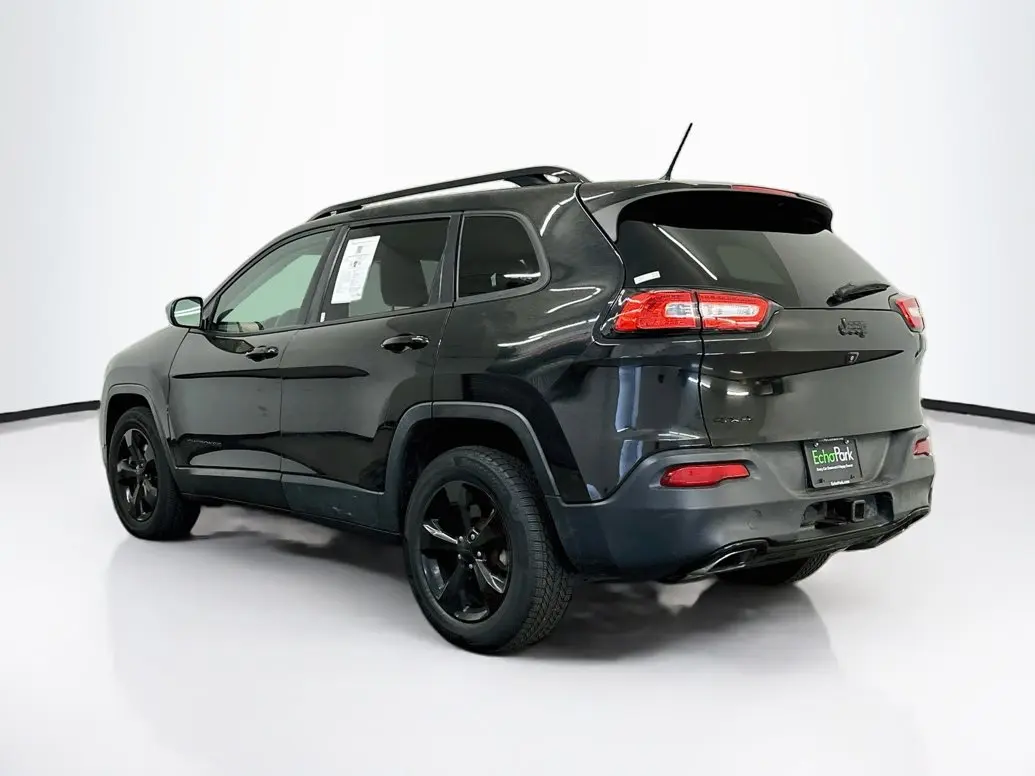 2015 Jeep Cherokee Altitude 4X4 photo 5