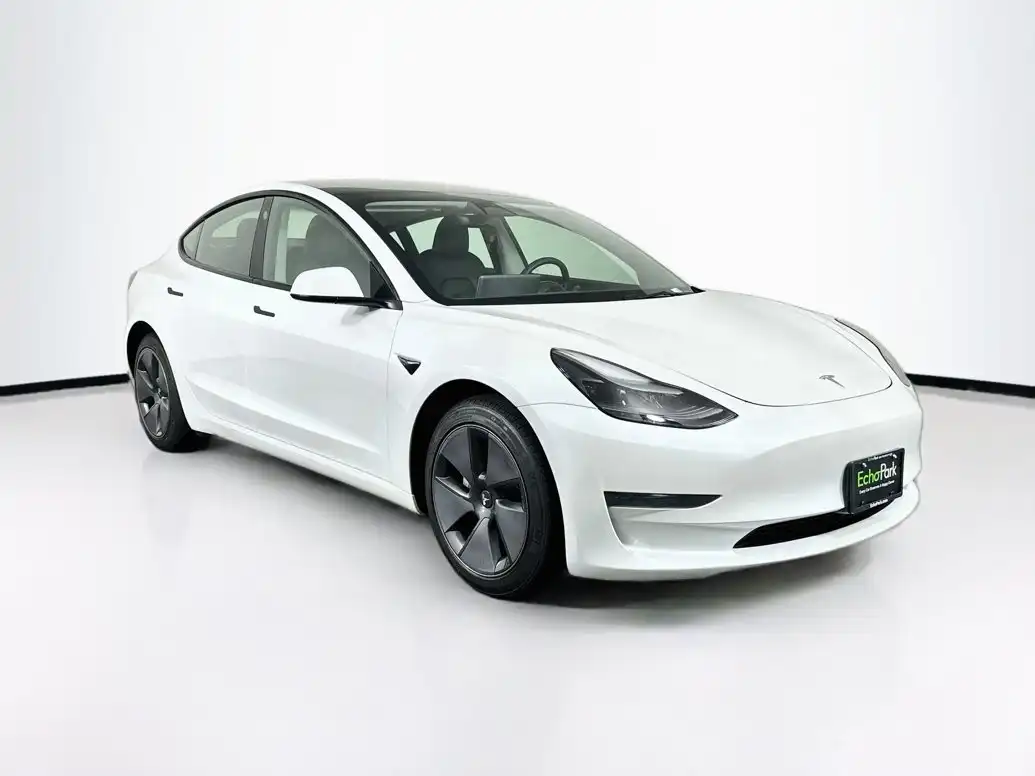 2023 Tesla Model 3 Base's photo