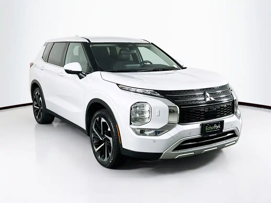 2024 Mitsubishi Outlander SE S-AWC's photo