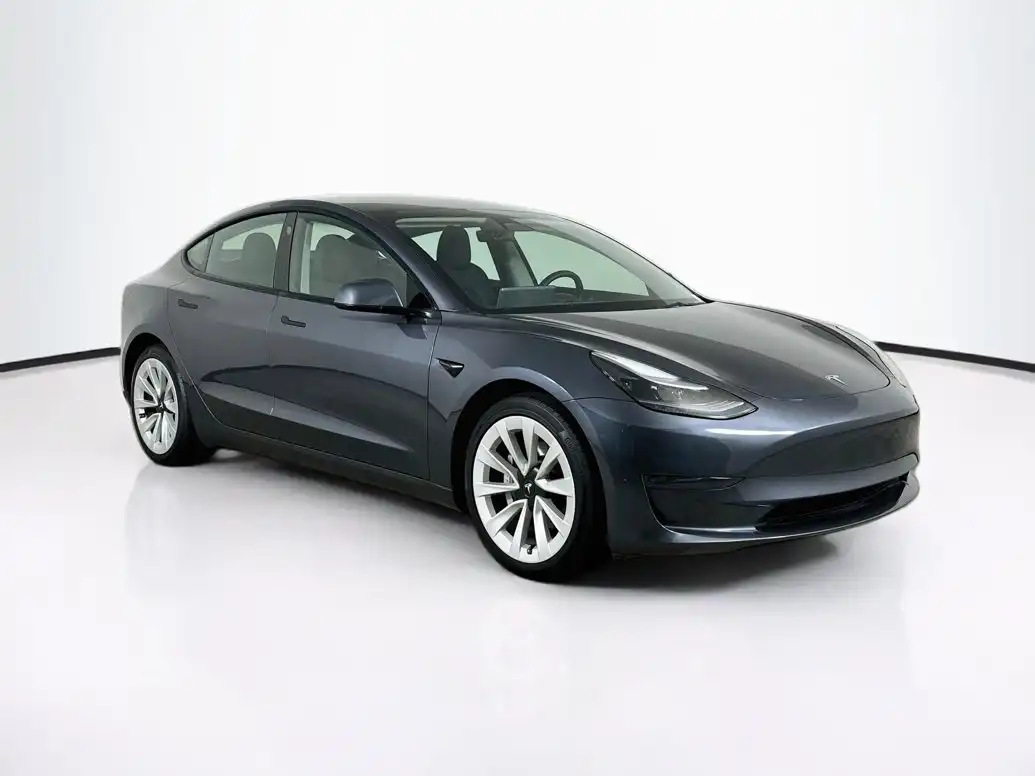 2023 Tesla Model 3 Base's photo