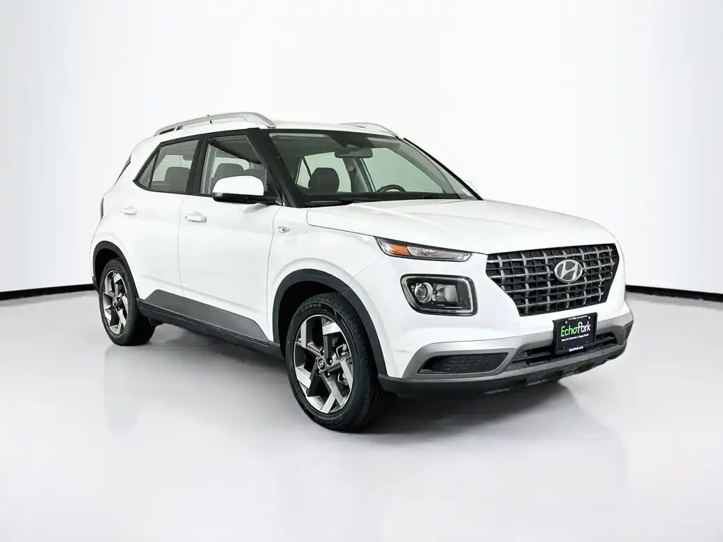 2025 Hyundai Venue SEL IVT's photo