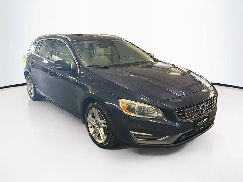 2015 Volvo V60 T5 Drive-E FWD Platinum's photo