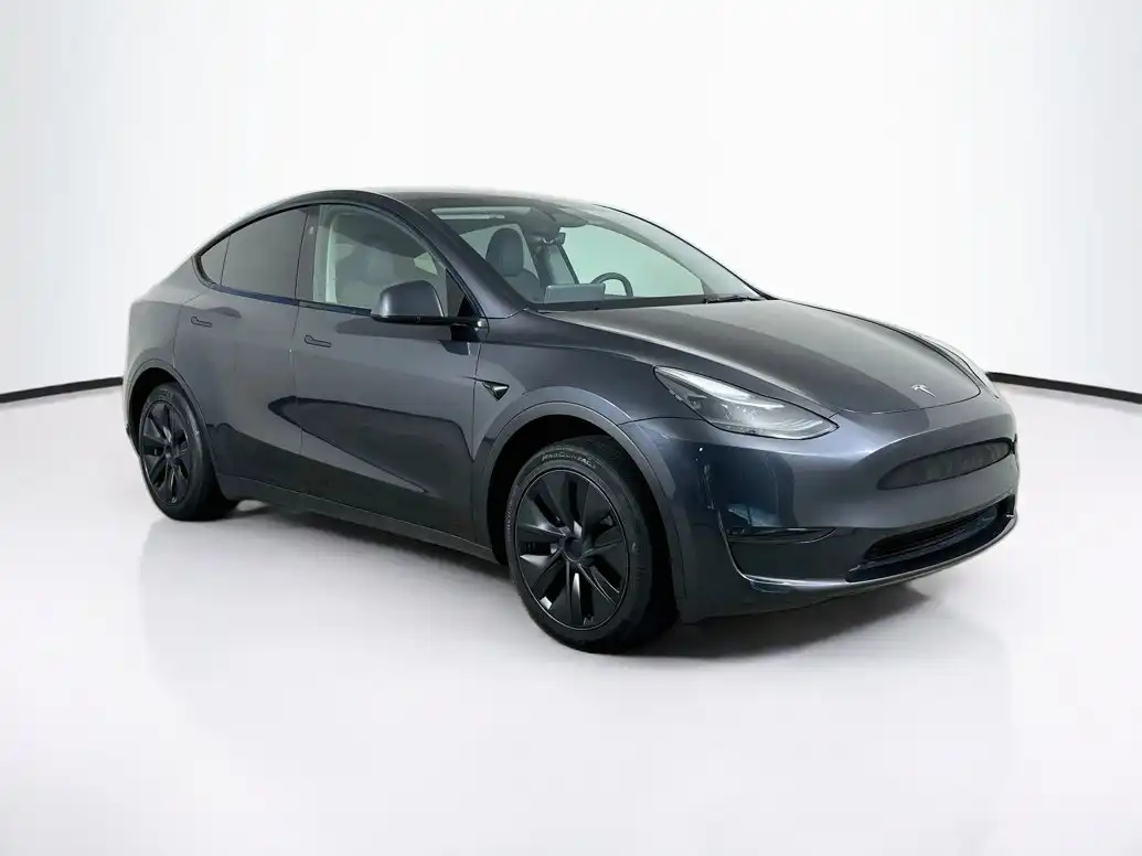 2025 Tesla Model Y Long Range Rear Wheel Drive's photo
