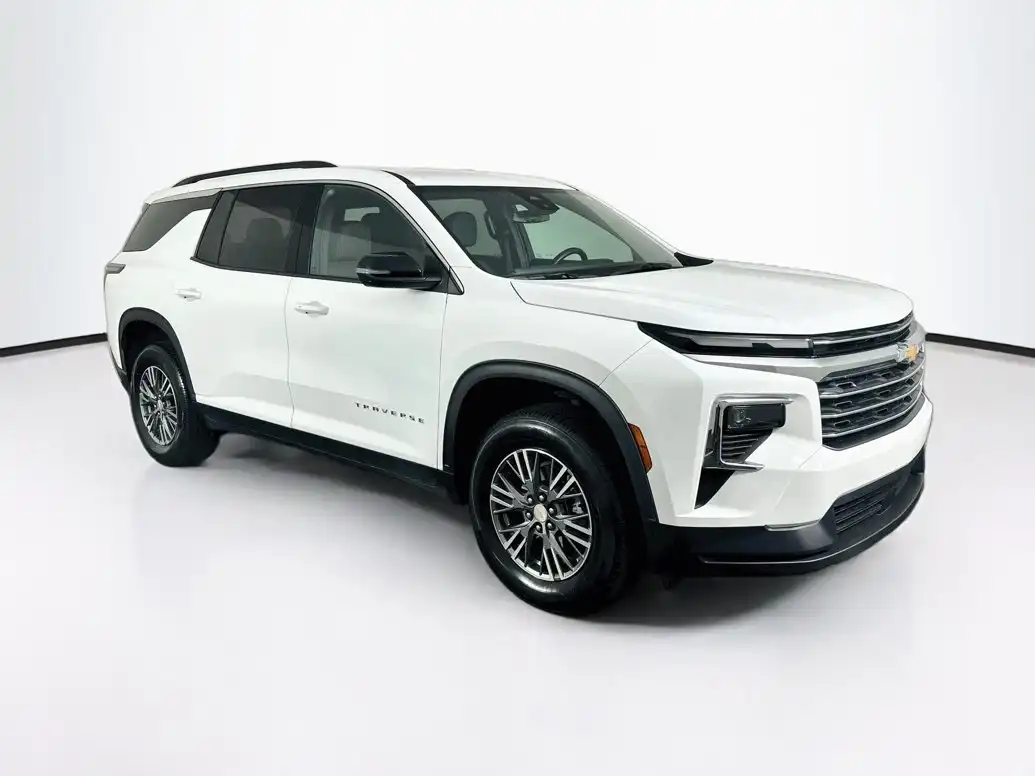 2025 Chevrolet Traverse FWD LT's photo