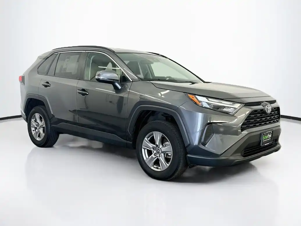 2025 Toyota RAV4 XLE AWD's photo