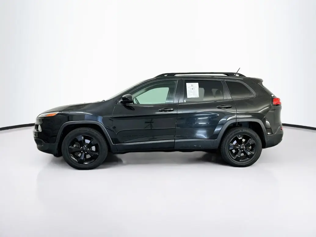2015 Jeep Cherokee Altitude 4X4 photo 4