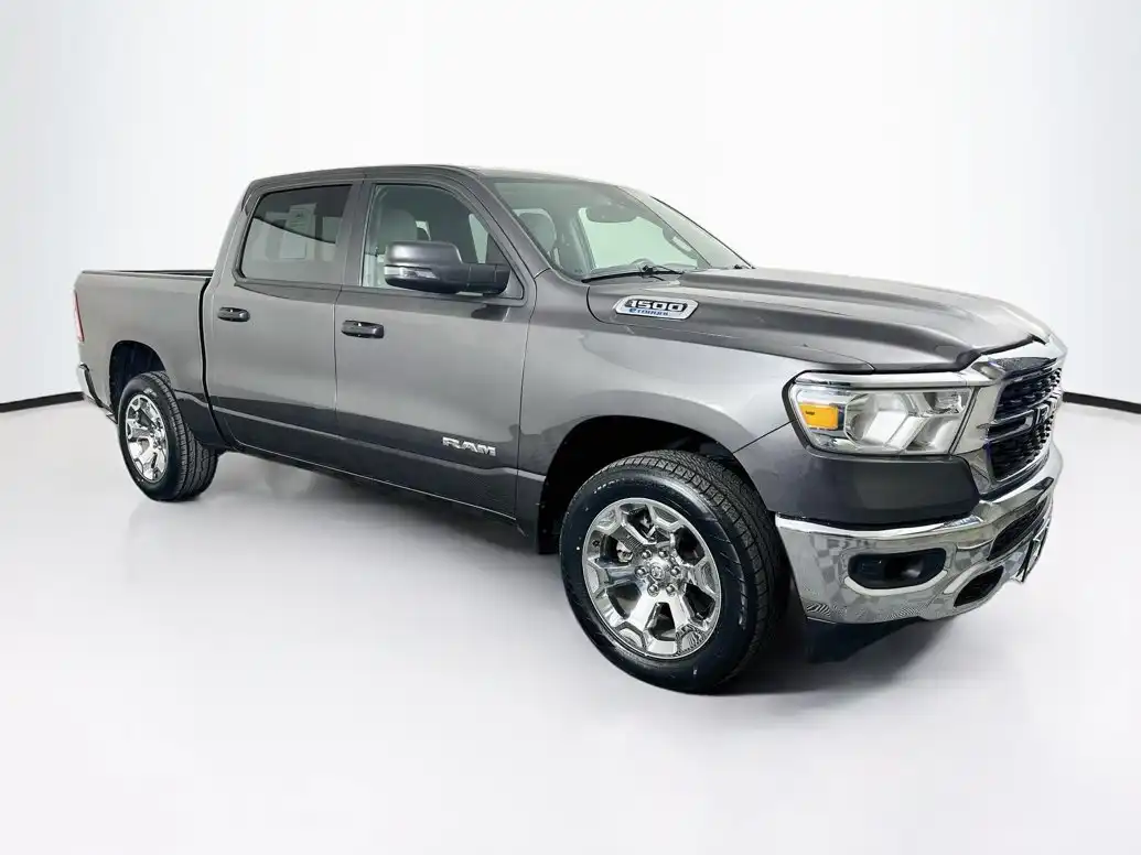 2023 RAM 1500 Big Horn/Lone Star 4x4 Crew Cab 5'7's photo