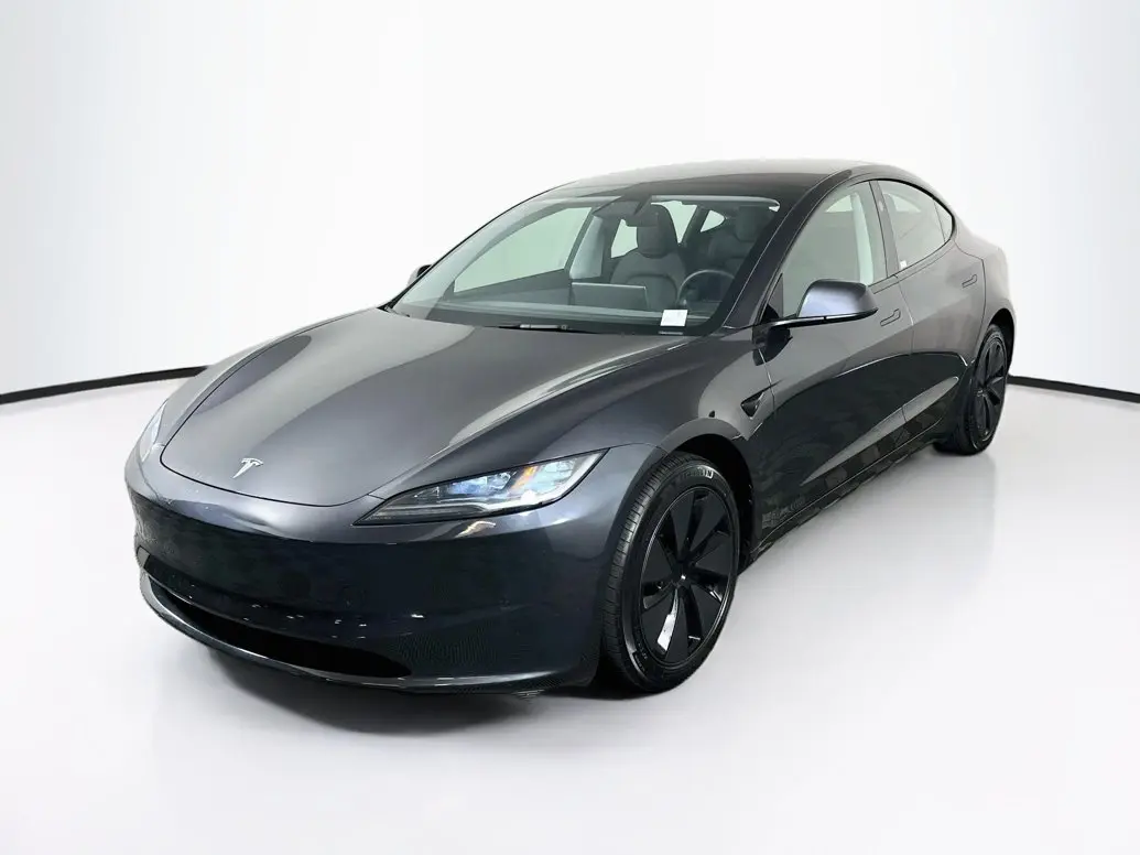 2025 Tesla Model 3 Long Range photo 3