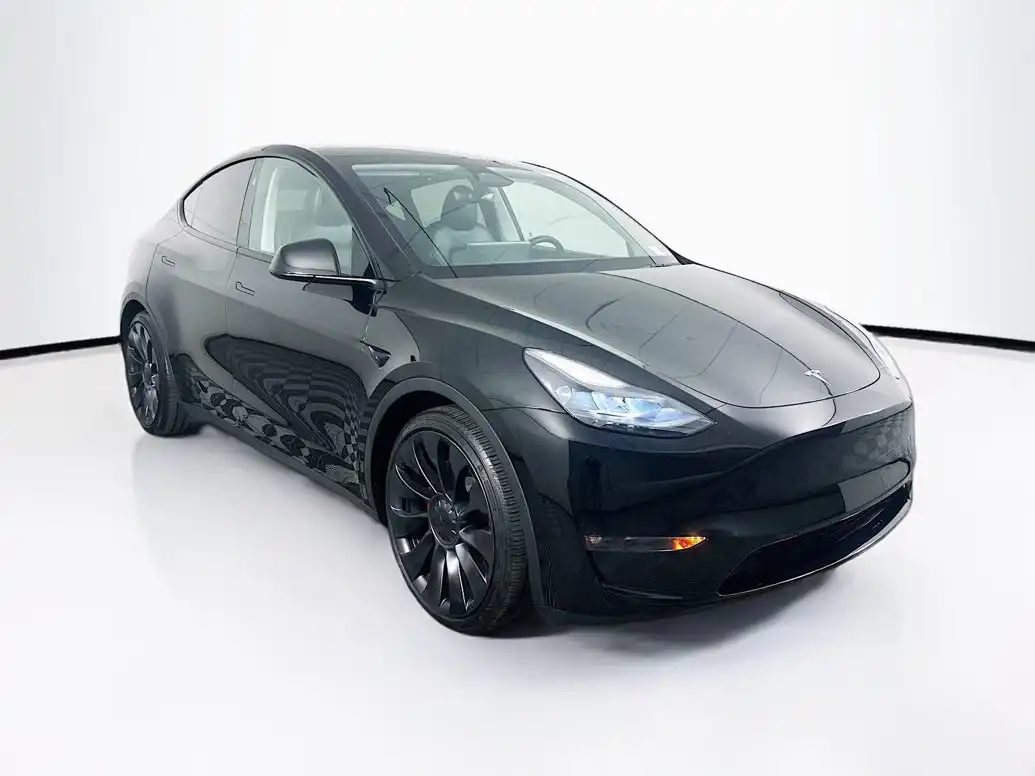 2025 Tesla Model Y Performance Dual Motor All-Wheel Drive's photo