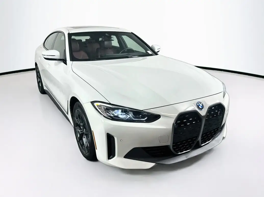 2023 BMW i4 eDrive35 photo 1