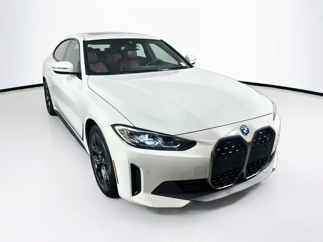 2023 BMW i4 eDrive35's photo