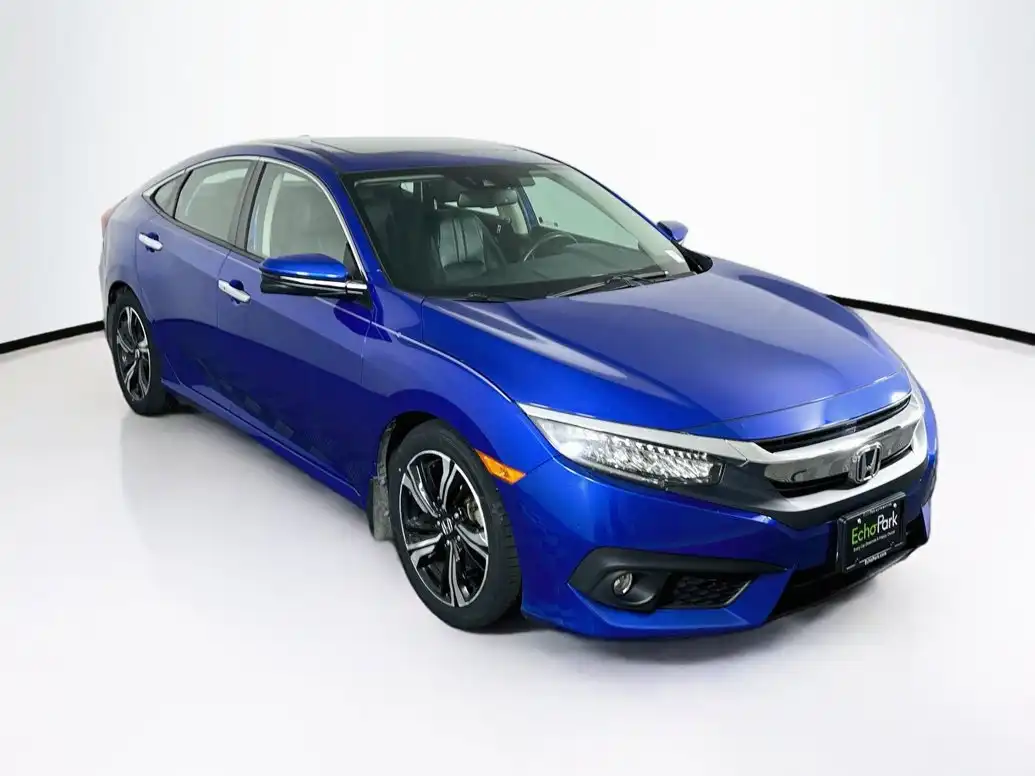 2017 Honda Civic Touring CVT's photo