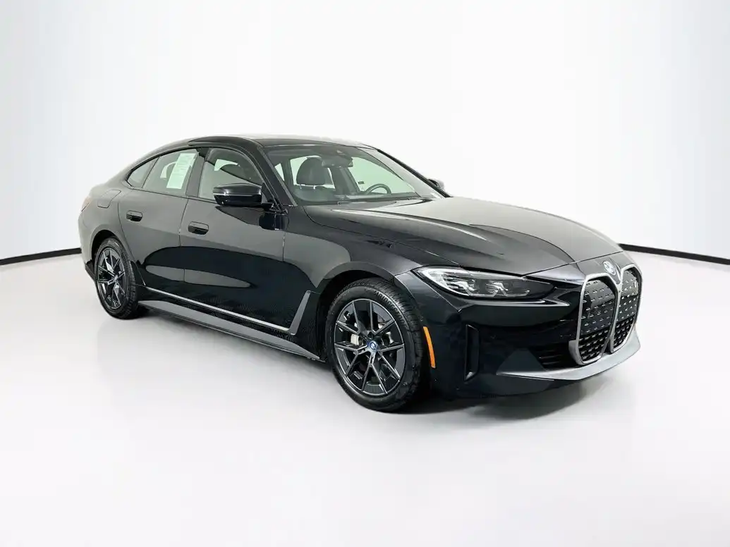 2023 BMW i4 eDrive35's photo