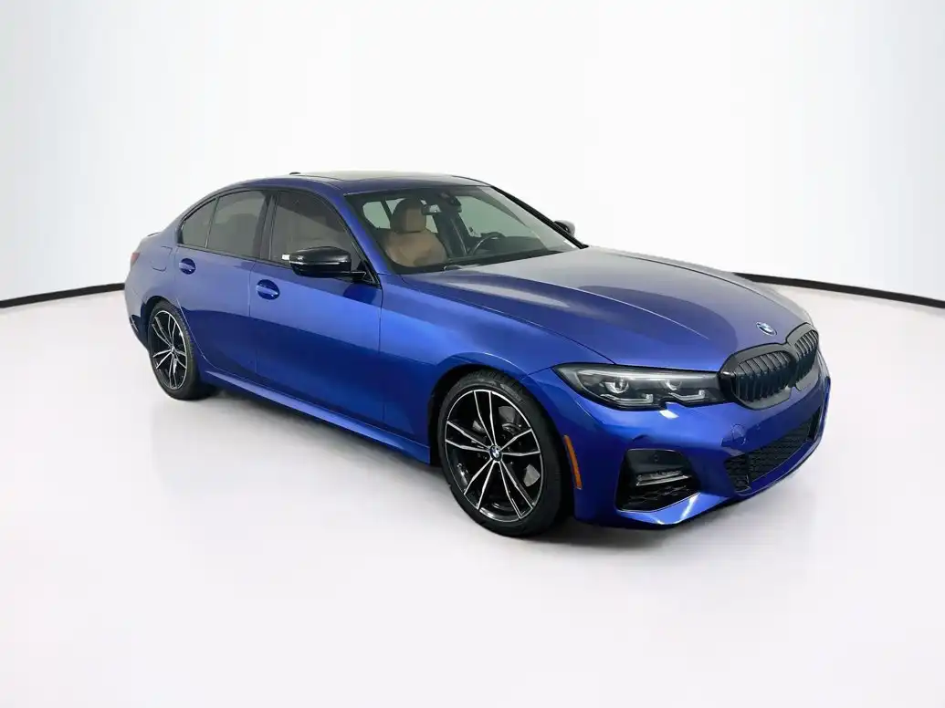 2022 BMW 3 Series 330i Sedan's photo