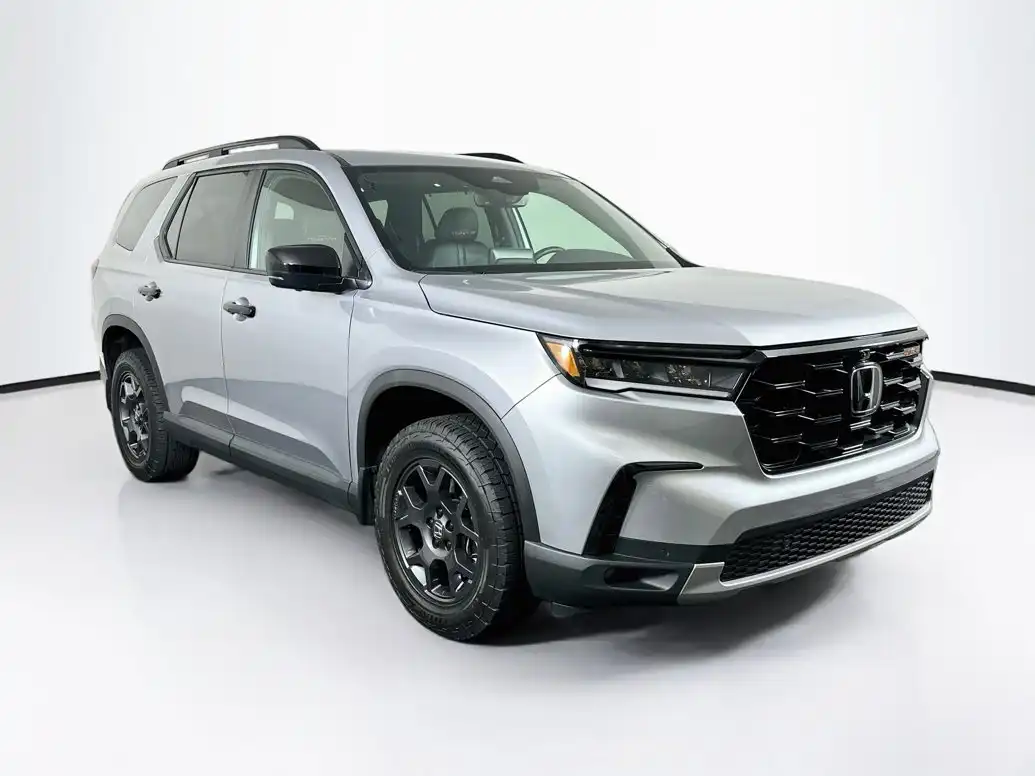 2025 Honda Pilot TrailSport AWD's photo