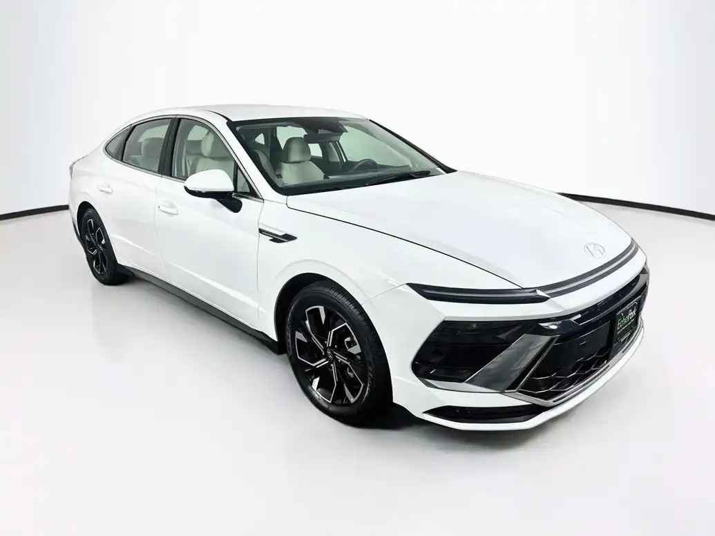 2025 Hyundai Sonata SEL's photo