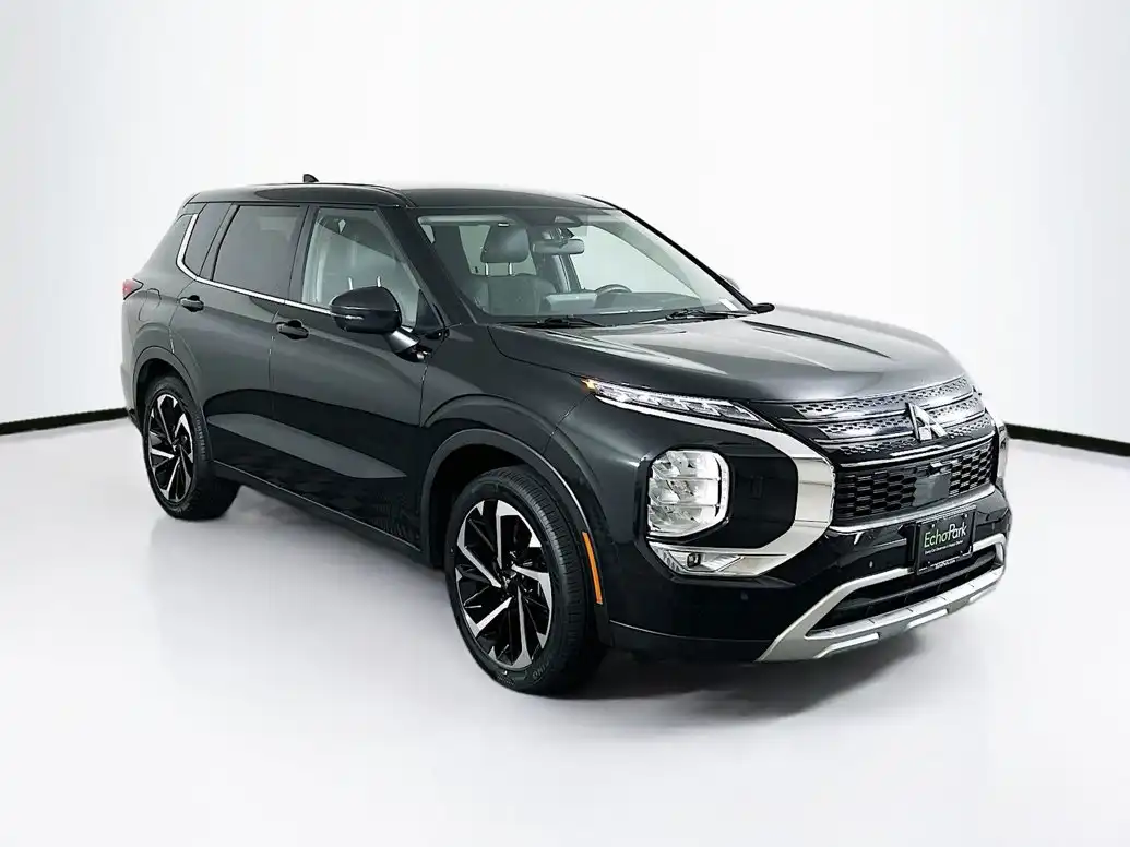 2024 Mitsubishi Outlander SE S-AWC's photo