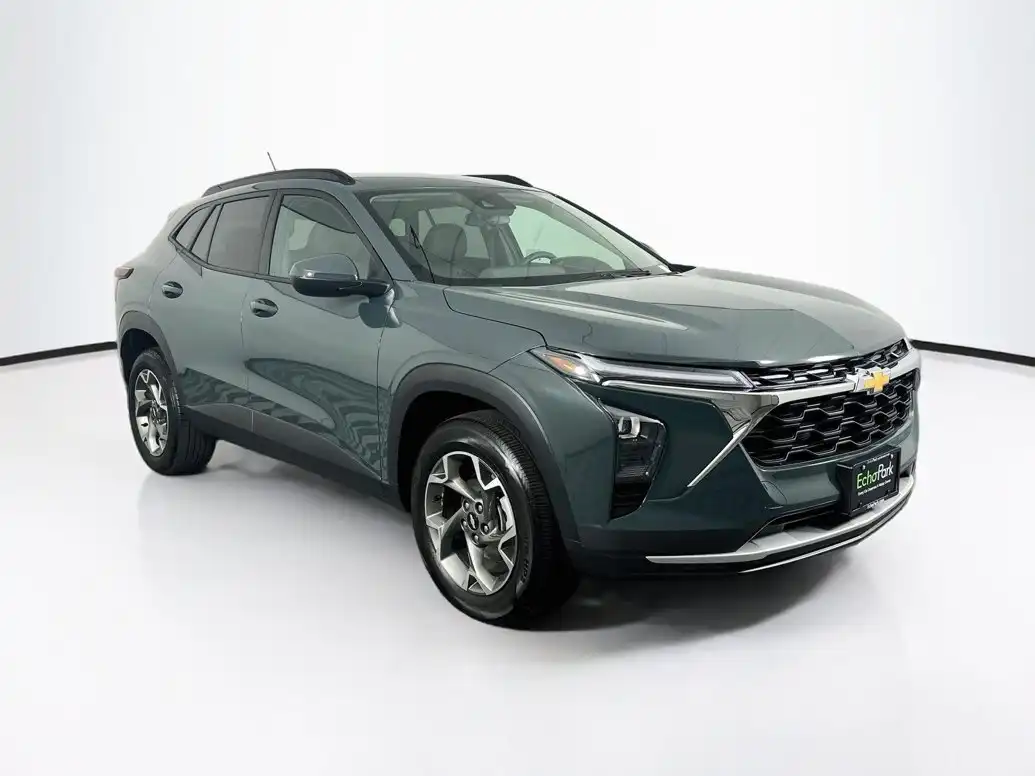 2025 Chevrolet Trax LT's photo