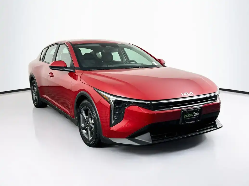 2025 Kia K4 LXS AT's photo