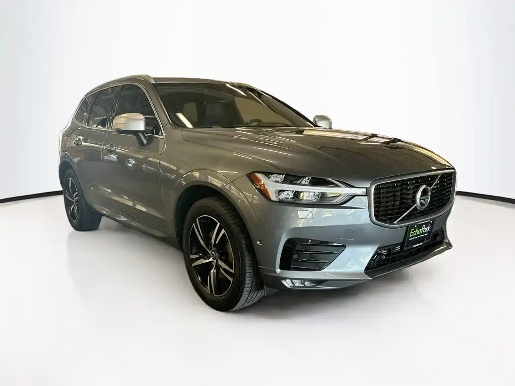 2019 Volvo XC60 T6 R-Design AWD's photo