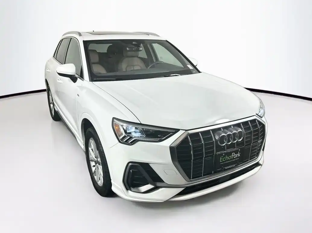 2025 Audi Q3 45 TFSI S Line Premium quattro's photo