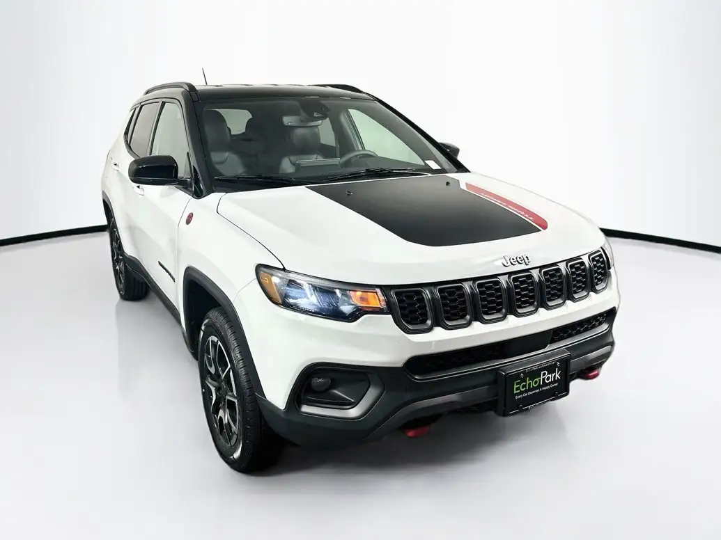 2025 Jeep Compass Trailhawk 4X4 photo 1