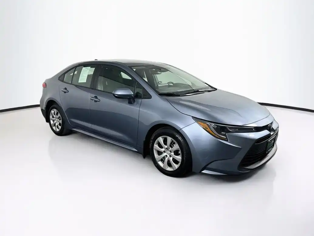 2025 Toyota Corolla LE CVT's photo