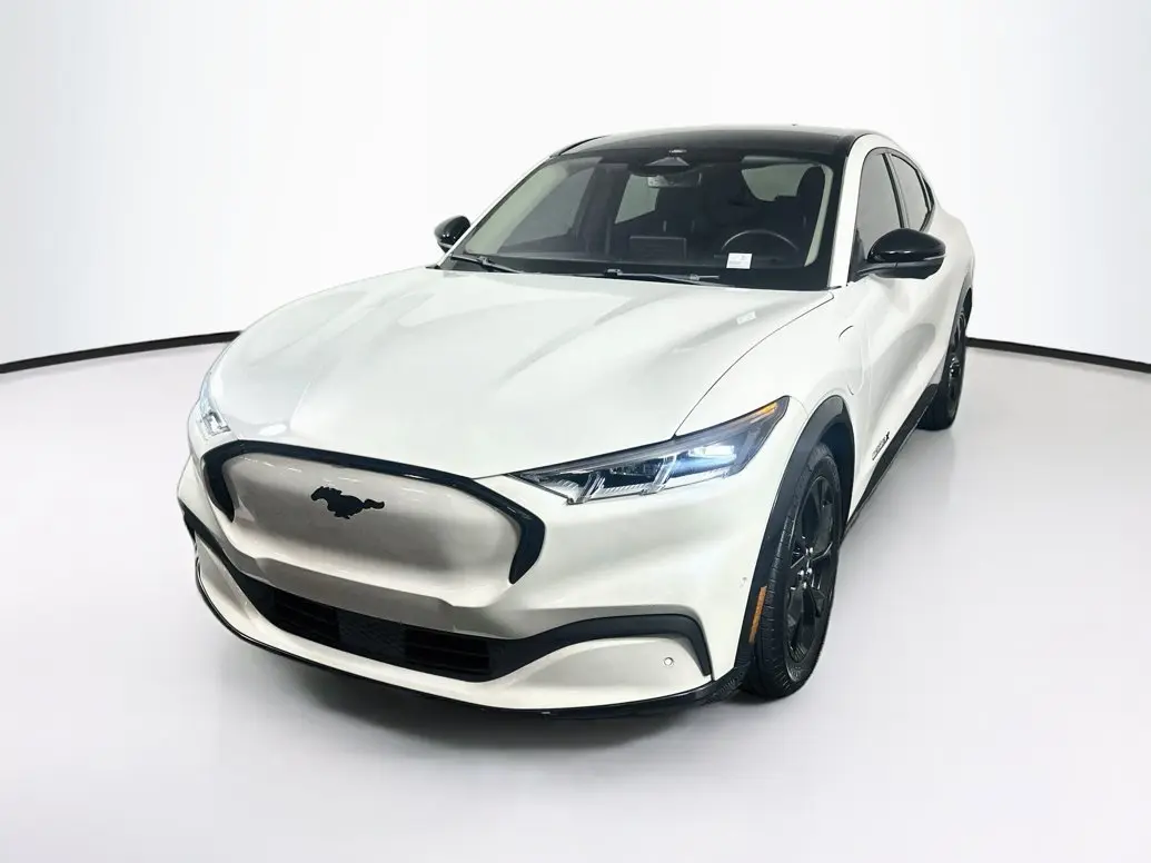 2023 Ford Mustang-Mach-e Premium photo 3